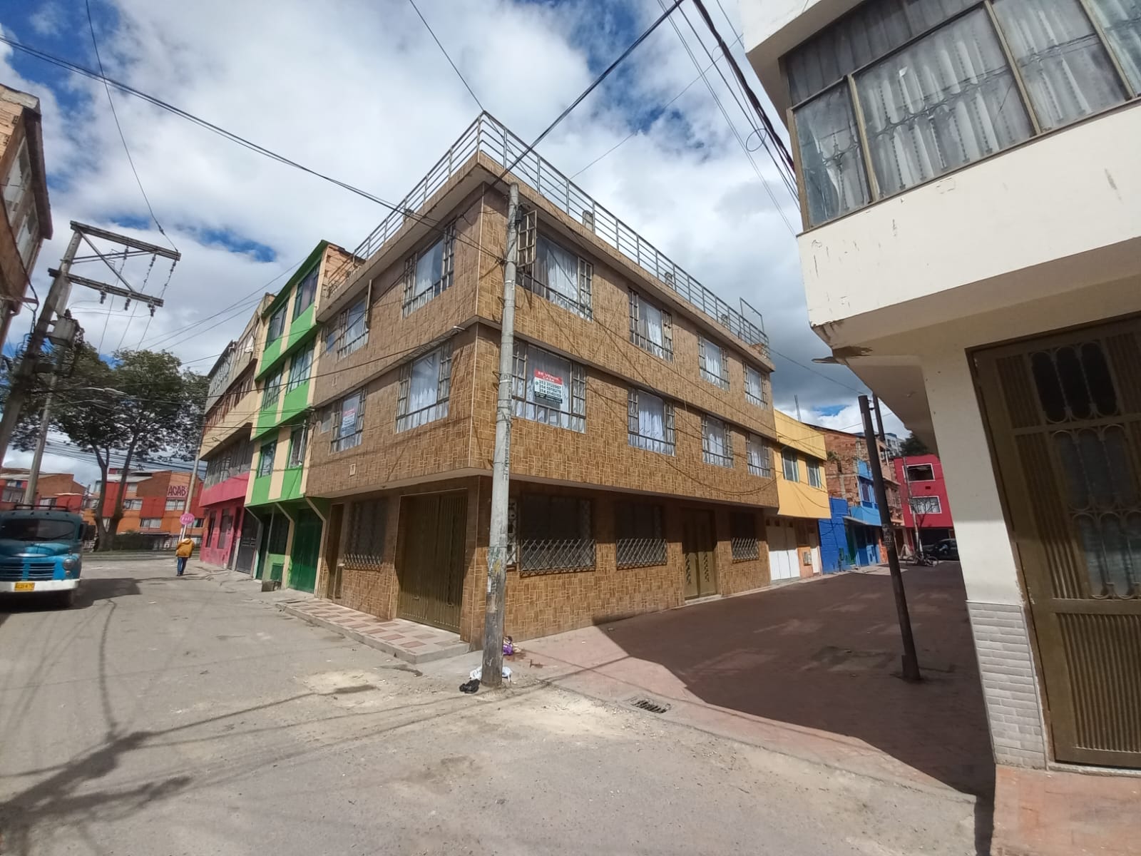 SE VENDE CASA EN BOSA JARDÍN