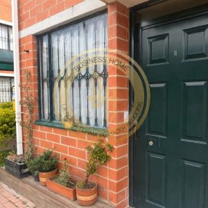 SE VENDE CASA EN EL BARRIO LA VALVANERA-LOCALIDAD CIUDAD BOLIVAR
